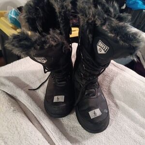 Women Quest Boots Size 6 Black
